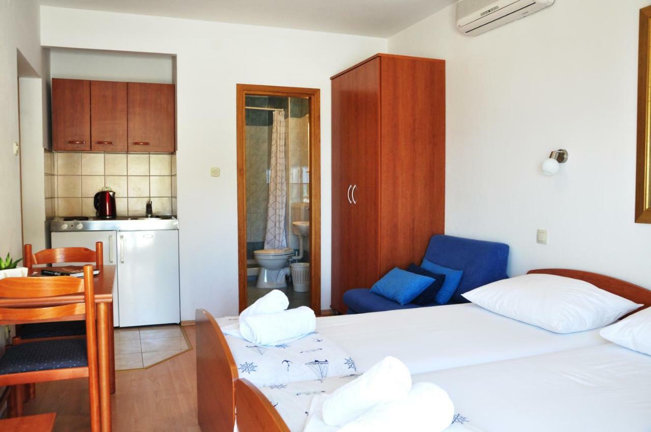 Sunrise Apartments And Studio Apartments Локва Рогозница Екстериор снимка