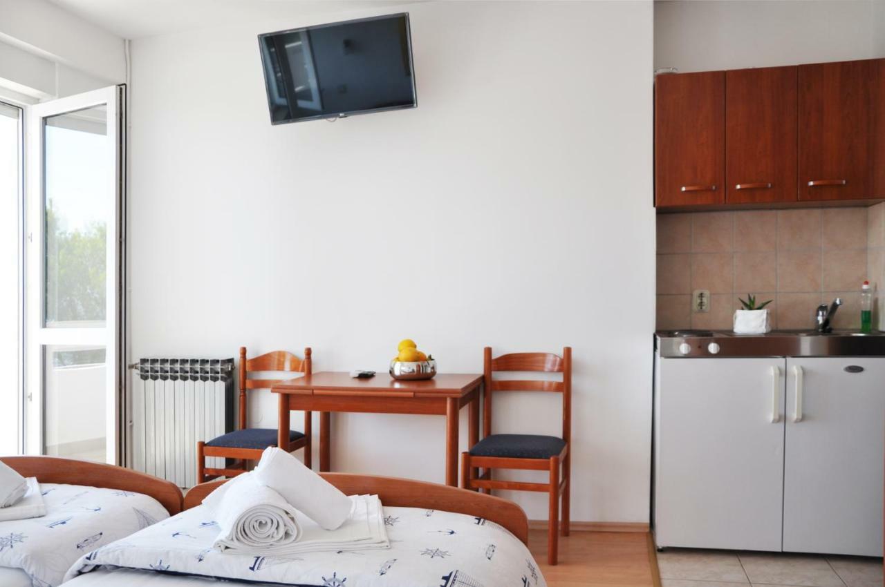 Sunrise Apartments And Studio Apartments Локва Рогозница Екстериор снимка