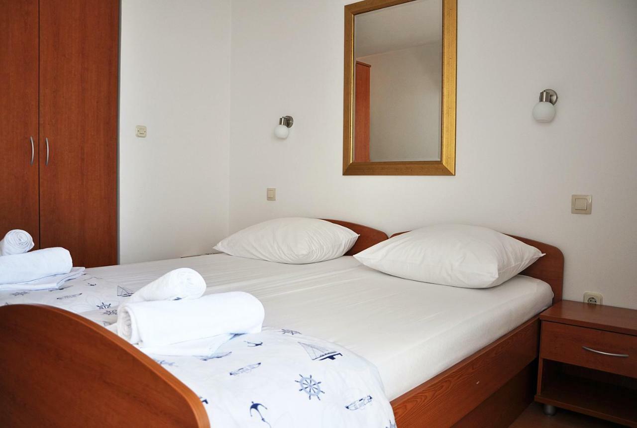 Sunrise Apartments And Studio Apartments Локва Рогозница Екстериор снимка